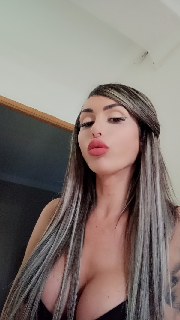 Chica transexual Edurne disponible en cordoba