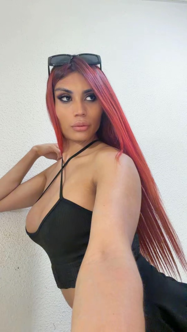 EN LOS CRISTIANOS CHICA TRANS CON GANAS DE FOLLAR