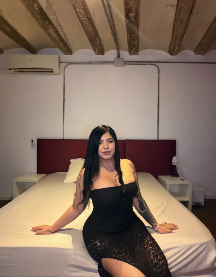 Venezolana sensual – Arco Del Triunfo