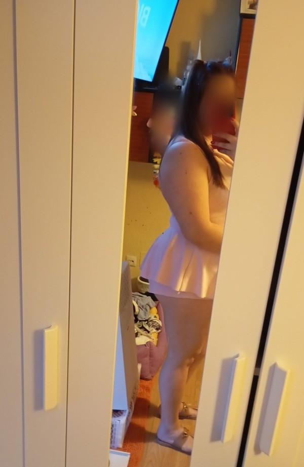 ARDIENTE Y APASIONADA Latina con ricas curvas