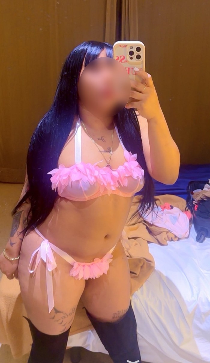 600312478 una mujer que vive con pasión