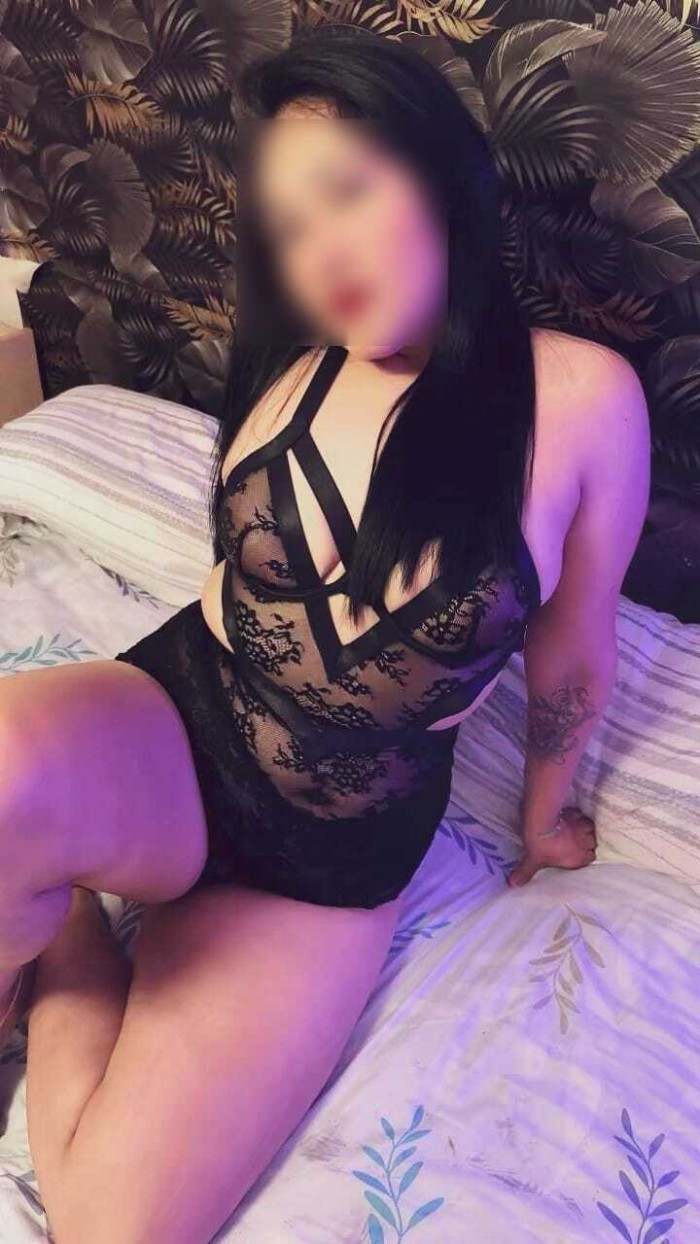 ESCORT MUY SENSUAL LATINA CON RASGOS ASIATICOS
