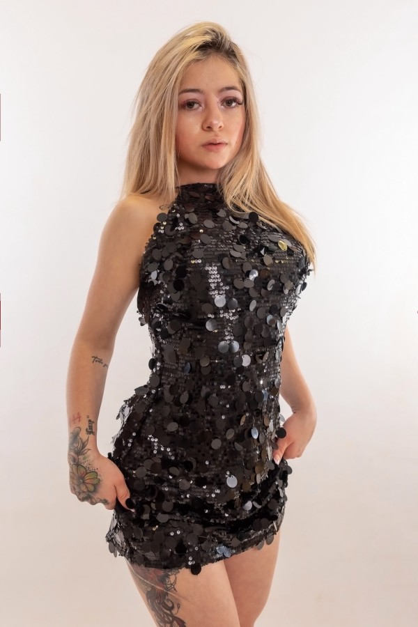 rubia jovencita, divina, tiernita y caliente