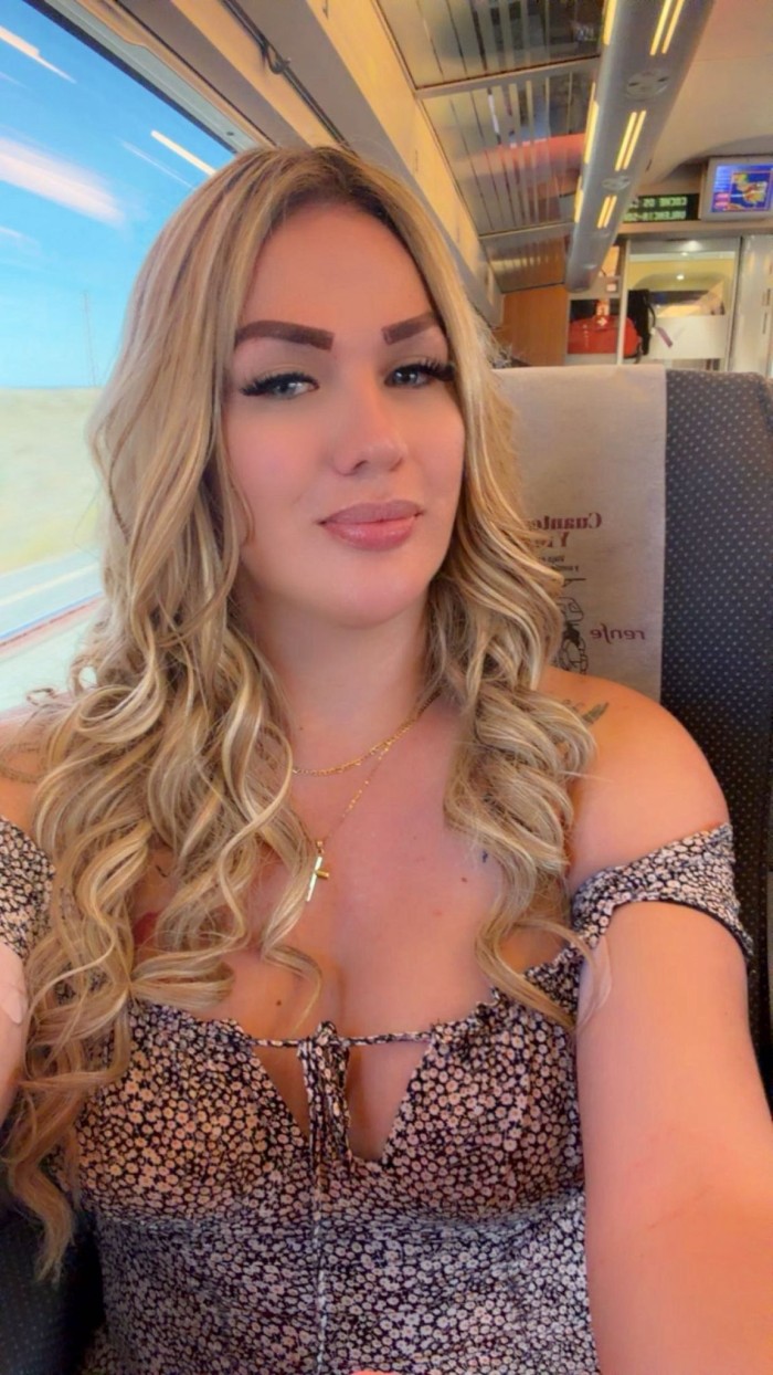 RUBIA EXPLOSIVA TRANS COLOMBIANA PRECIOSA NOVEDAD