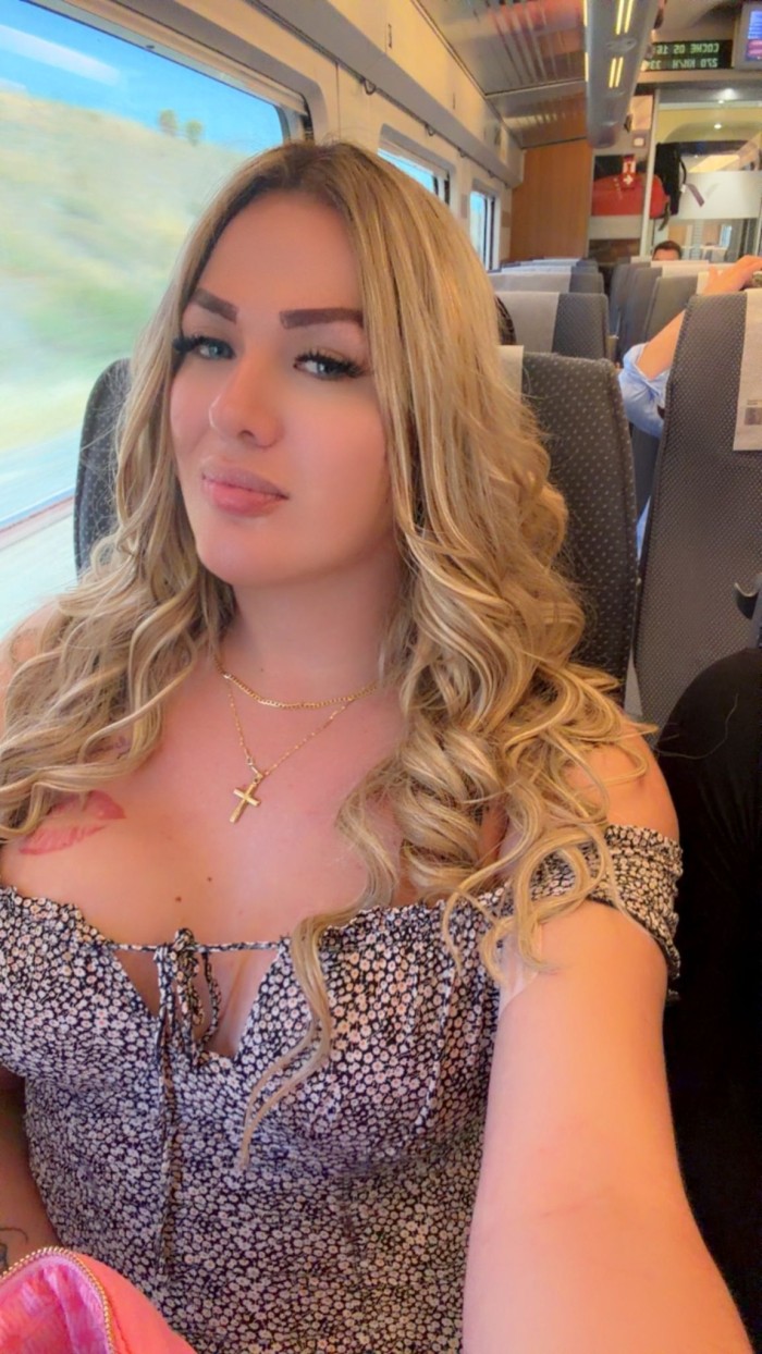RUBIA EXPLOSIVA TRANS COLOMBIANA PRECIOSA NOVEDAD