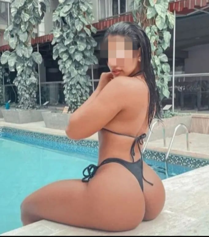 ARDIENTE SENSUAL COMPLACIENTE DESEOSA DE SEXO