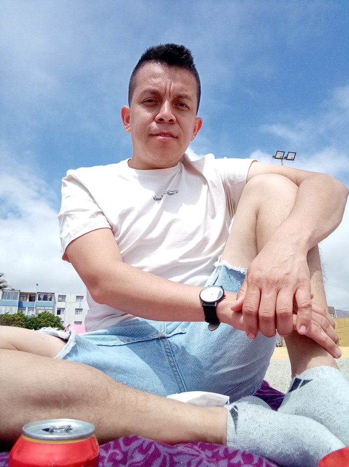 Colombiano fiestero pollon y muy lechero