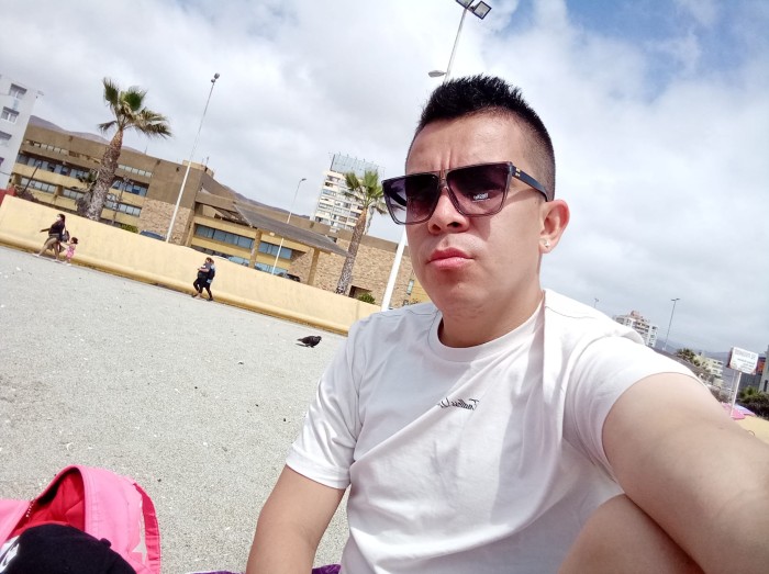 Colombiano fiestero pollon y muy lechero