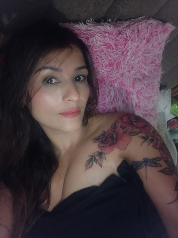 GUARRILLA  GOLOSA LATINA CON COÑO ESTRECHITO