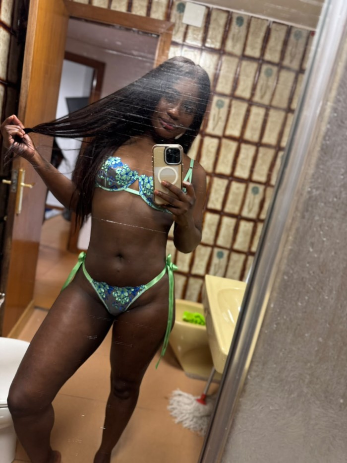 ARDIENTE SENSUAL APASIONADA DESEOSA DE SEXO