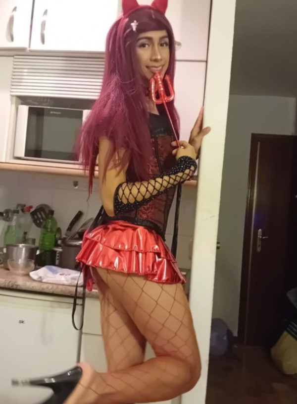 SALOU NOVEDAD JOVENCITA RUBIA. GRIEGO SIN PARAR reales