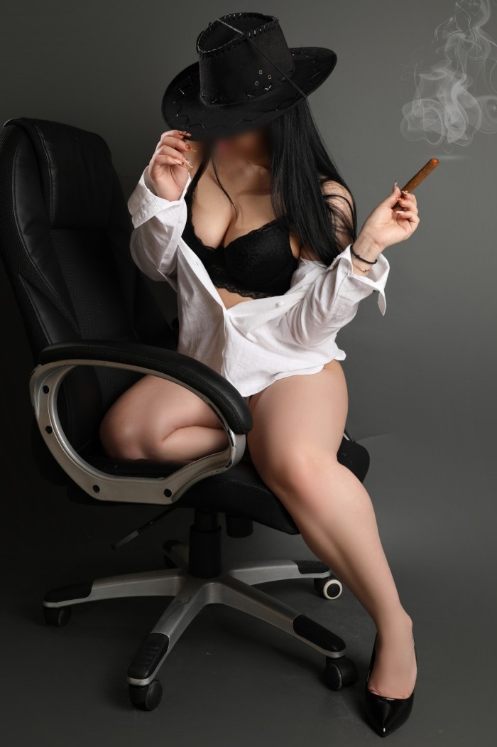 JOVEN GUAPA Y FIESTERA EN TODA MADRID 24HORAS