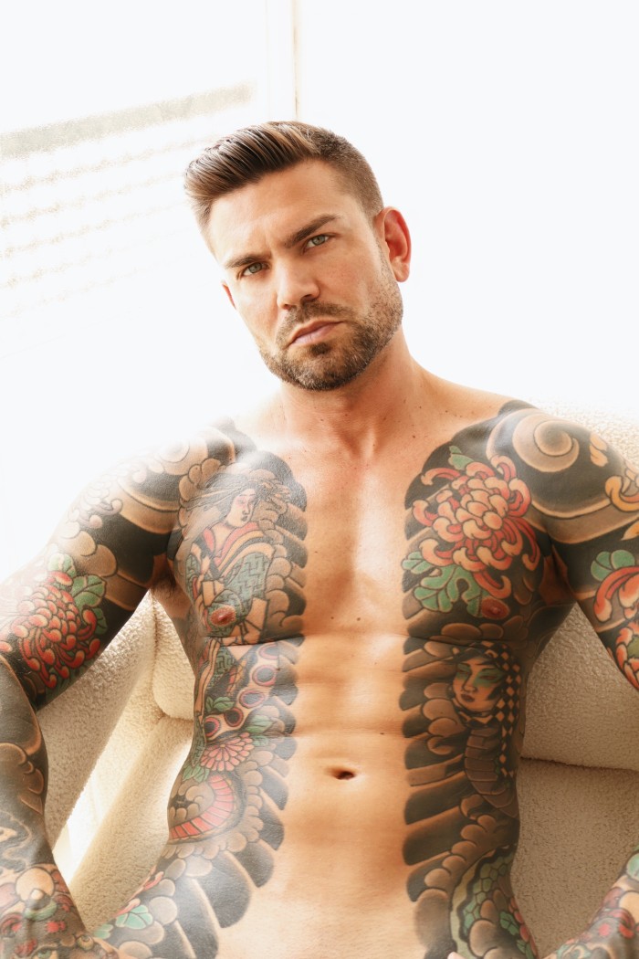 ESCORT MASCULINO DE LUJO PARA PAREJAS