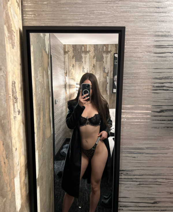 Chica esperandote buscando hacer amigos