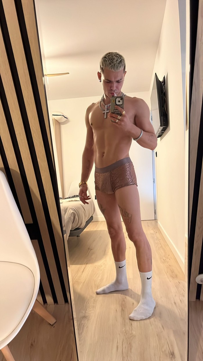 Chaval versátil fiestero y lechero