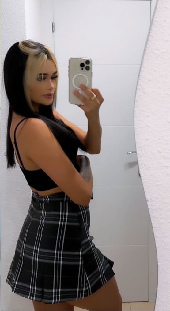 jovencita nivel VIP, rubia morosa y caliente