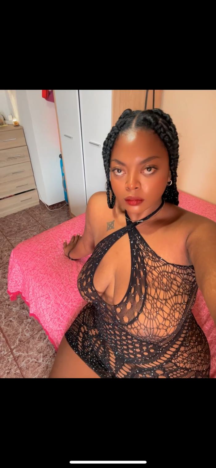 Colombiana imponente y dominante esperándote