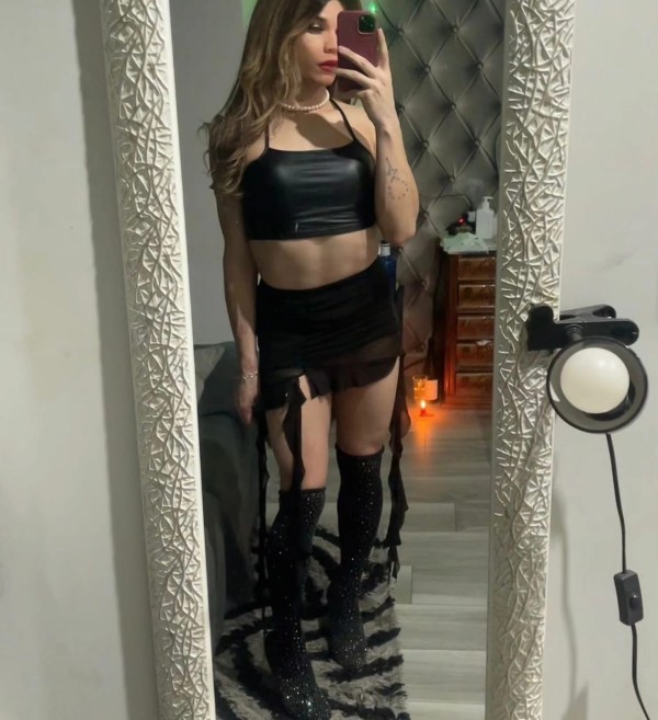 Nadia pollona lechera TE PREÑO