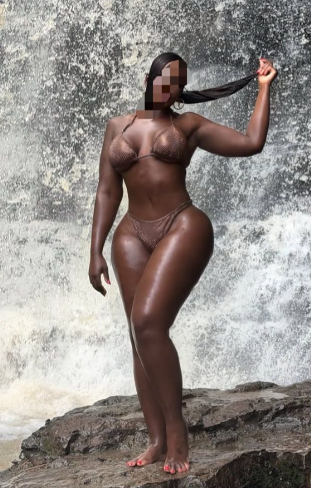ENCANTADORA MORENAZA CON GANAS DER SEXO A FULL