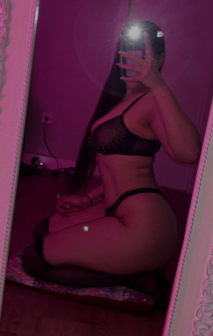 Daniela Colombiana putisima en la cama