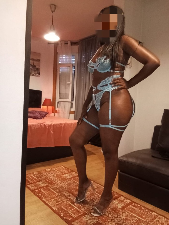 NOVEDAD MORENAZA ARDIENTE MUY CACHONDA PARA TI