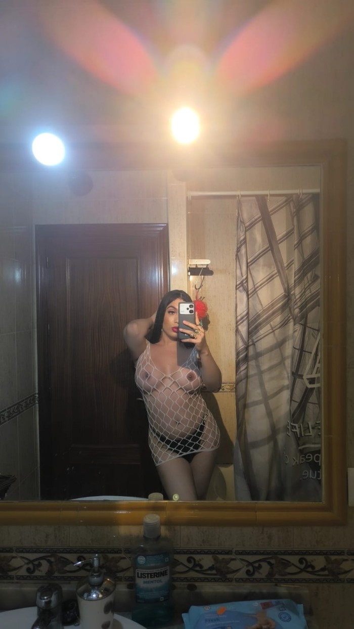 TRANS DESEOSA DE SEXO COMPLACIENTE A TOPE