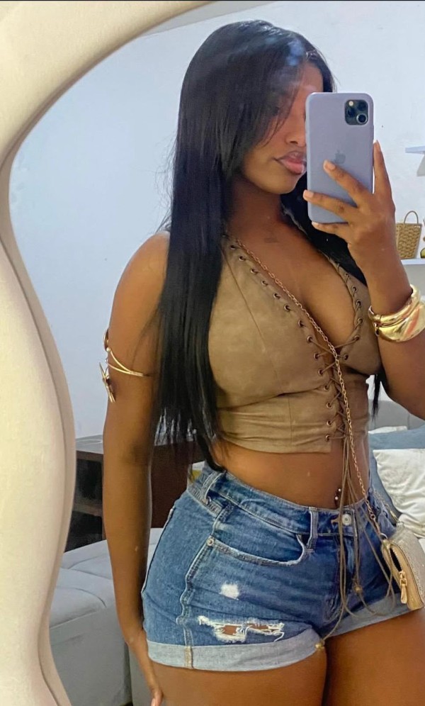 Hola soy rubí una joven cubana simpática