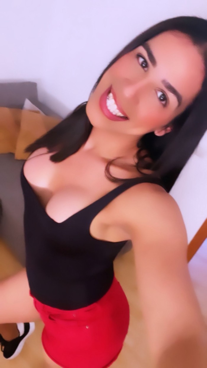 Natasha, femenina espectacular en Rivas