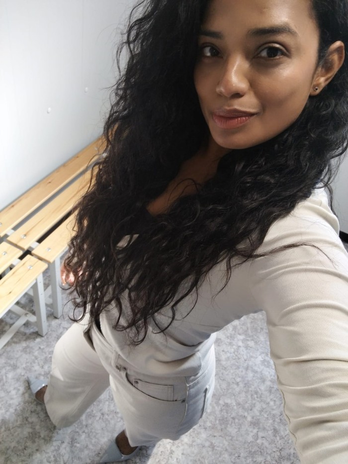 COLOMBIANA JOVENCITA MUY COMPLETA 24HORAS