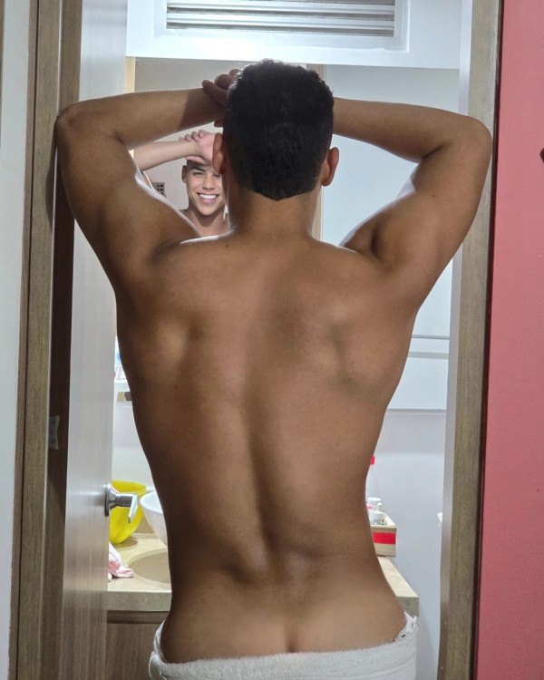 HECTOR DIAZ MORENO FIESTERO LATINO CAÑERO VERGON 20 CM