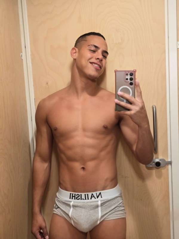HECTOR DIAZ MORENO FIESTERO LATINO CAÑERO VERGON 20 CM