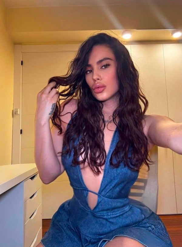 Mamasota sexy y latina nueva en la ciudad! Llámame!
