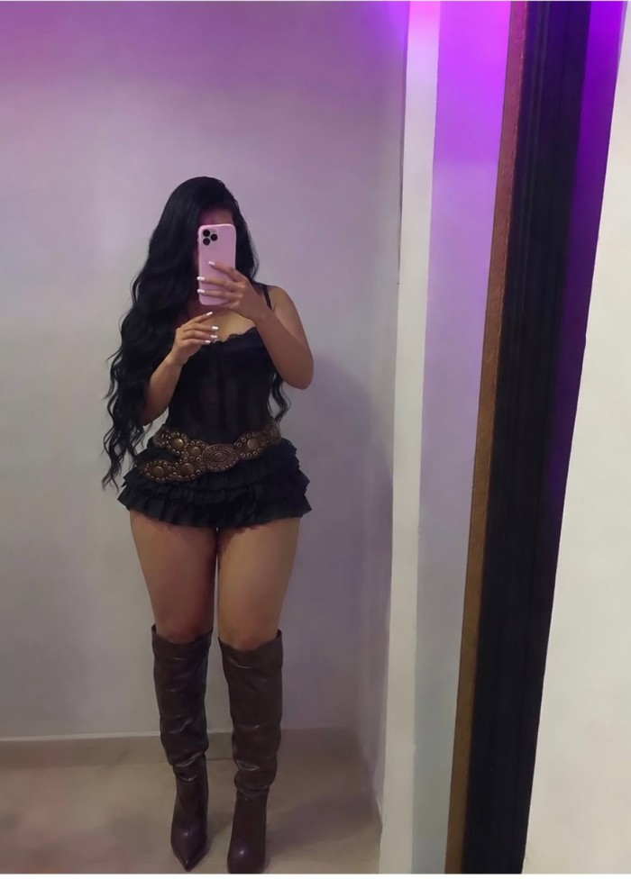 EN BALOS SENSUAL Y TRAVIESA MUÑEQUITA VIP