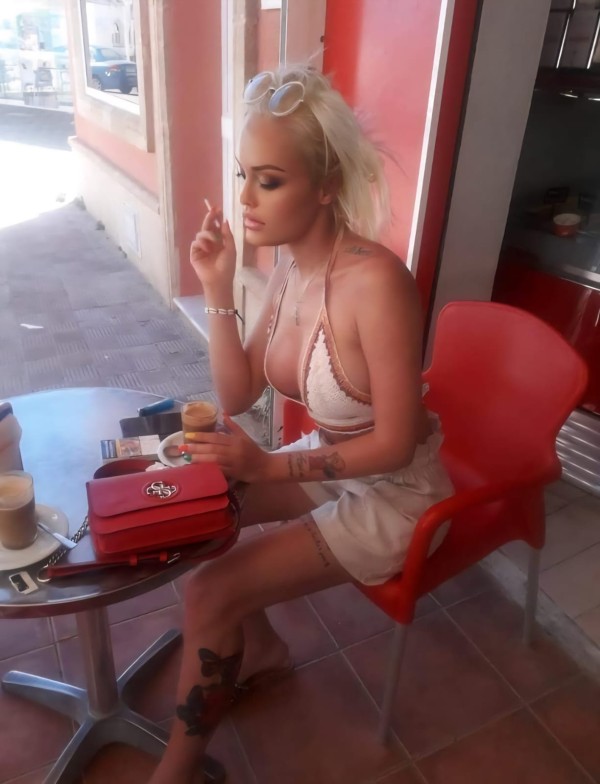 Valeria escort rubia simpática guapísima