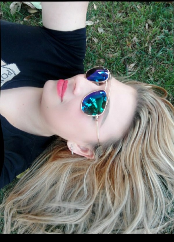 Nuevamente Tiffany morbosa y fiestera