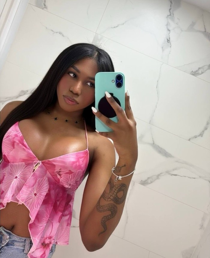 SEXY, GUAPA Y UNA GUARRA EN EL SEXO