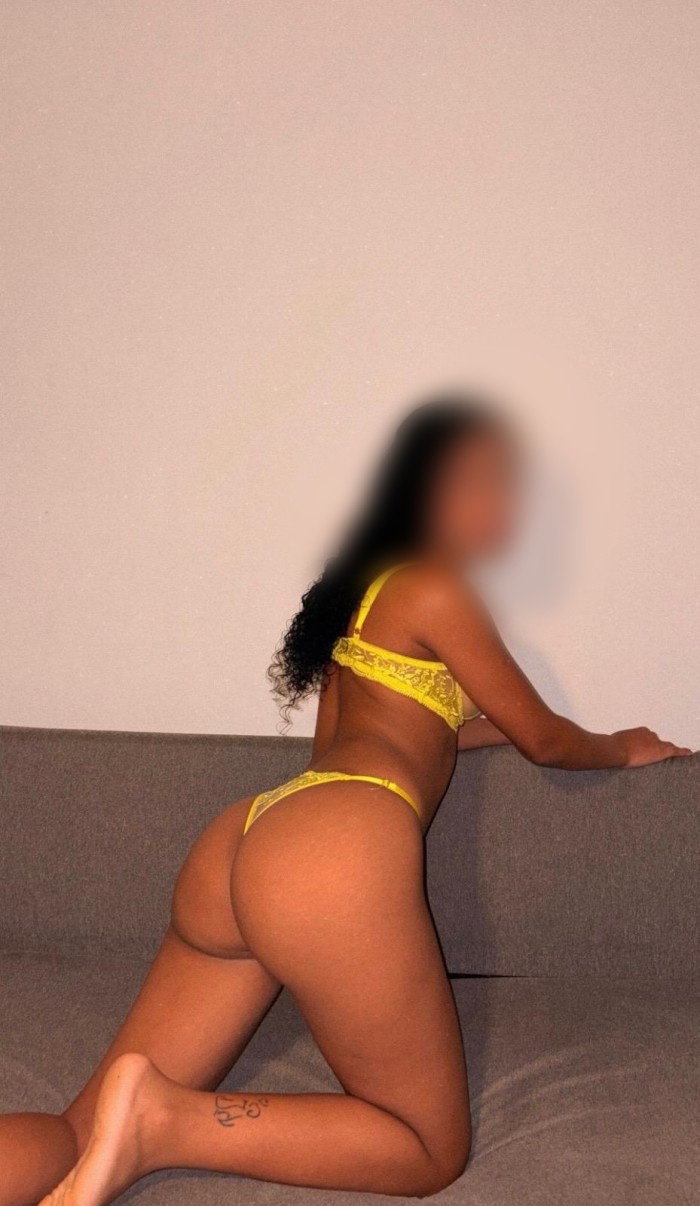 PRECIOSA JOVENCITA LATINA EN CARABANCHEL MADRID