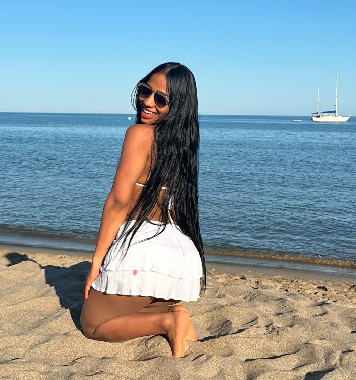 JOVENCITA CALIENTE Y MORBOSA DISPUESTA A TODO