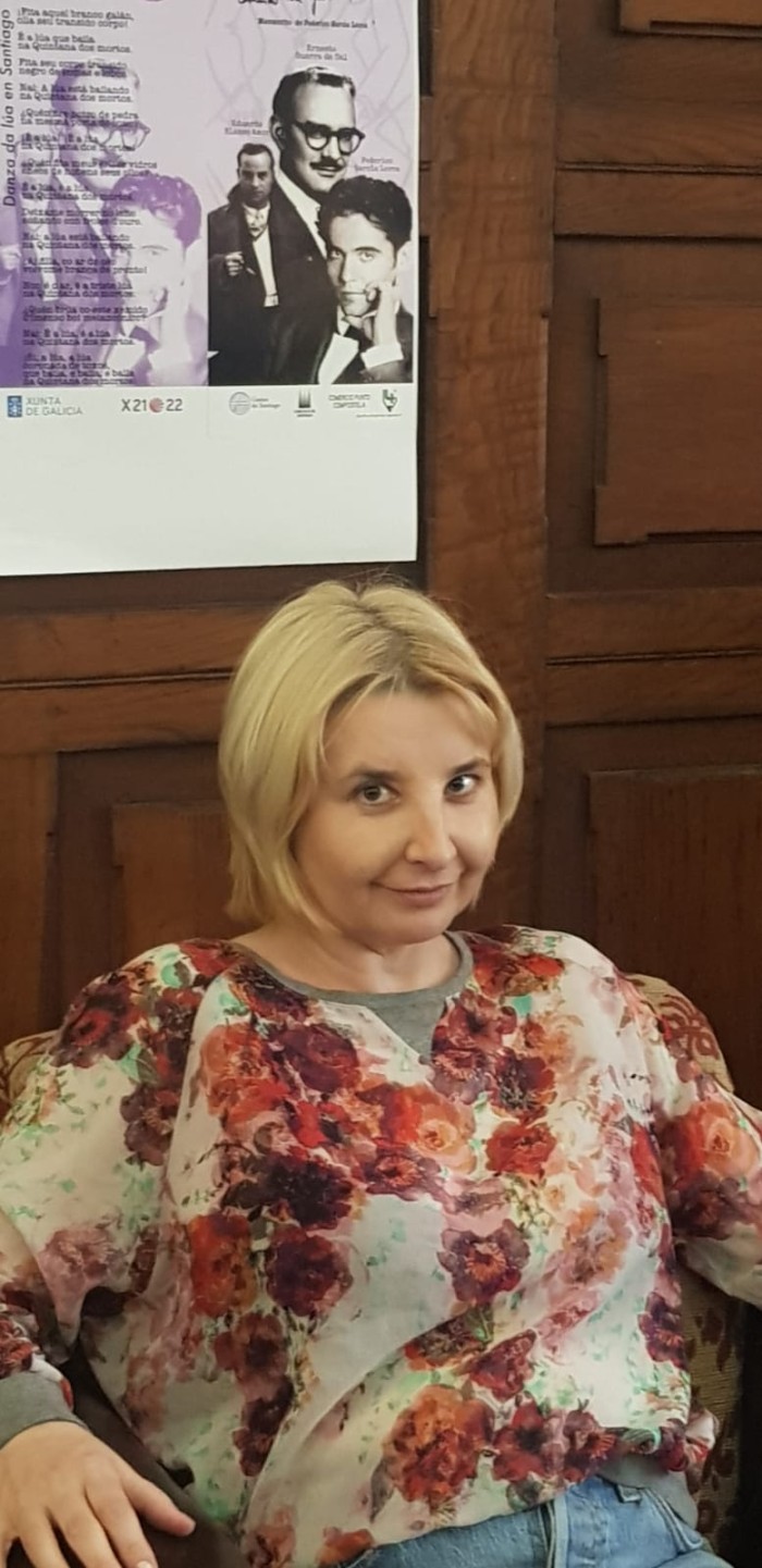 Rubia,gallega,pequeña,manejable,1,53 altura 50 kl