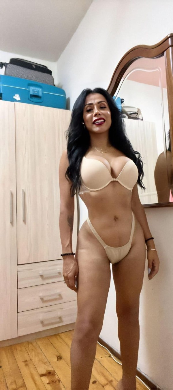 NATALIA TRANS LATINA DE ESCANDALO! GOZA MI POLLON