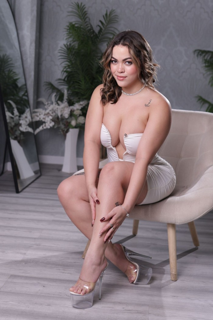 EN DELICIA COAQUETA SENSUAL LLENA DE FANTASIAS