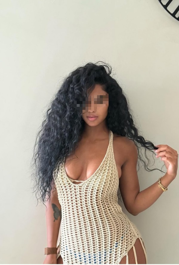 CLAUDIA DOMINICANA MUY CACHONDA EN MÁLAGA CENTRO