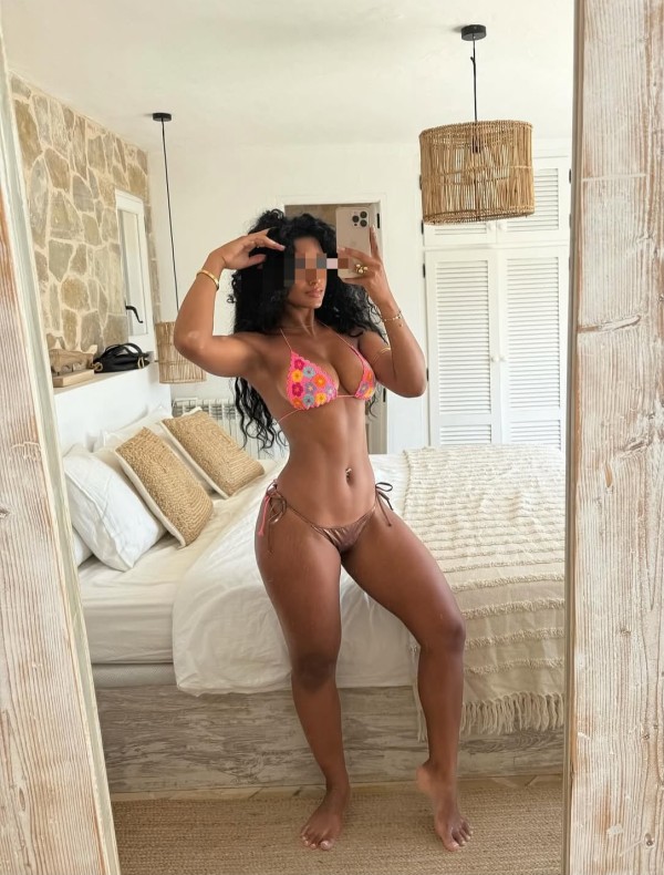 CLAUDIA DOMINICANA MUY CACHONDA EN MÁLAGA CENTRO