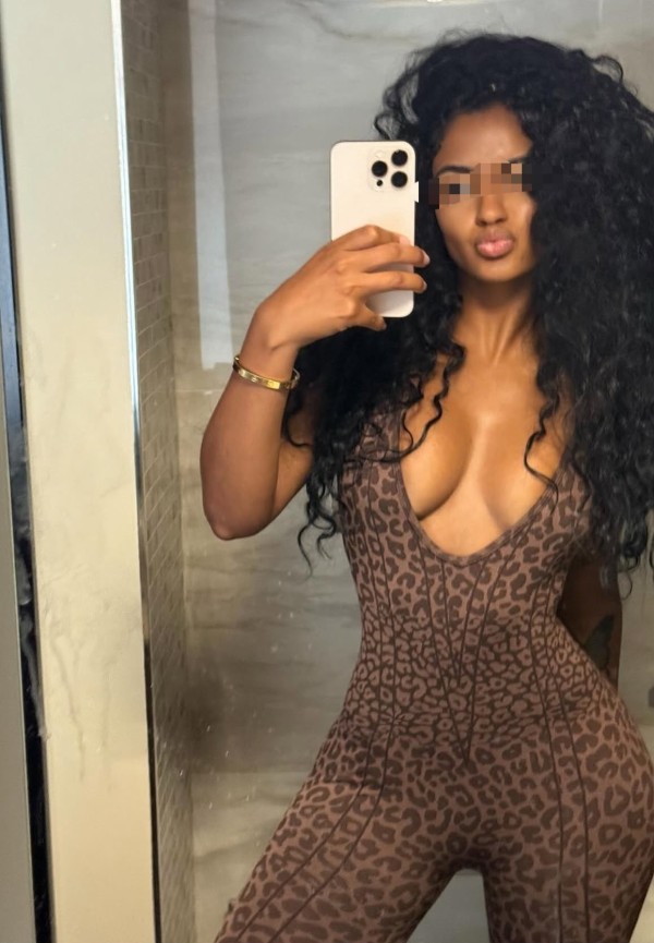 CLAUDIA  DOMINICANA MUY CACHONDA EN MÁLAGA CENTRO