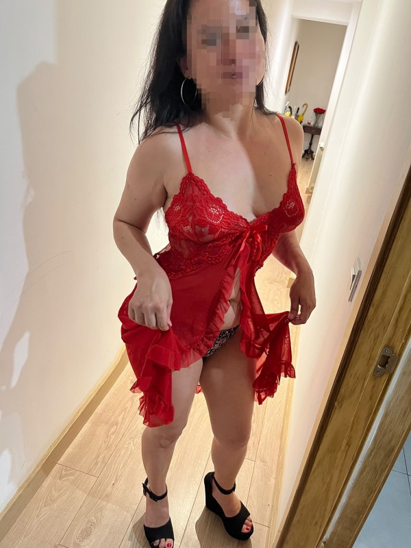 XIANA UNA CHICA MUY PUTITA GRIEGO A TOPE