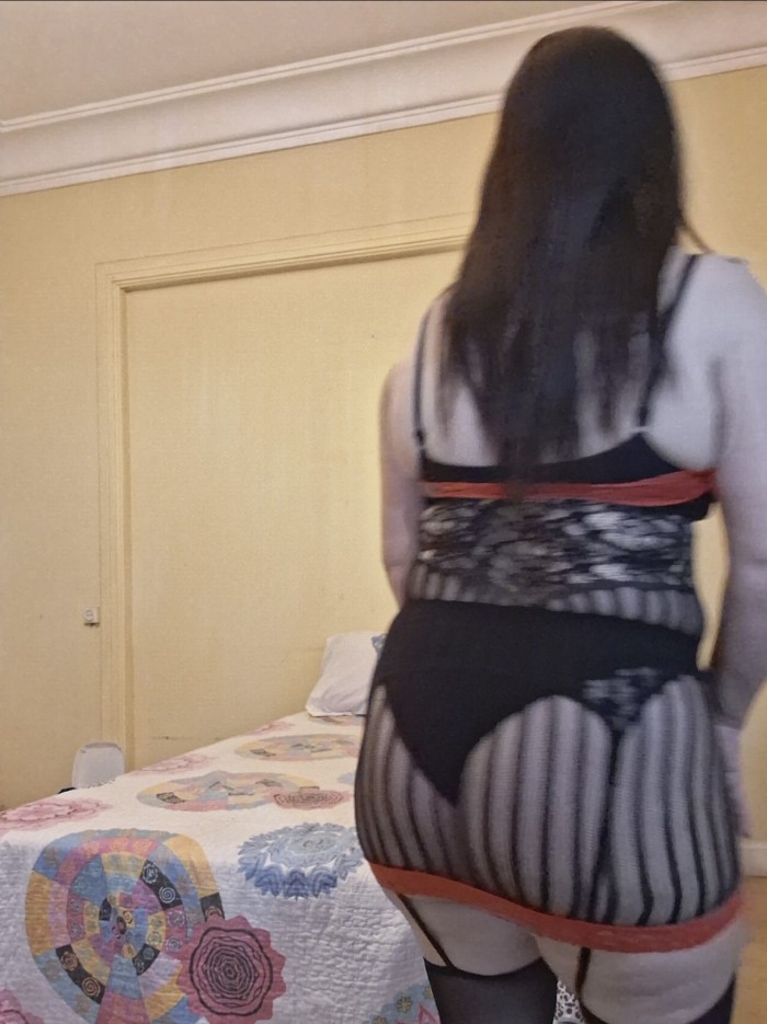 Chilena muy cachonda dispuesta a complacerte