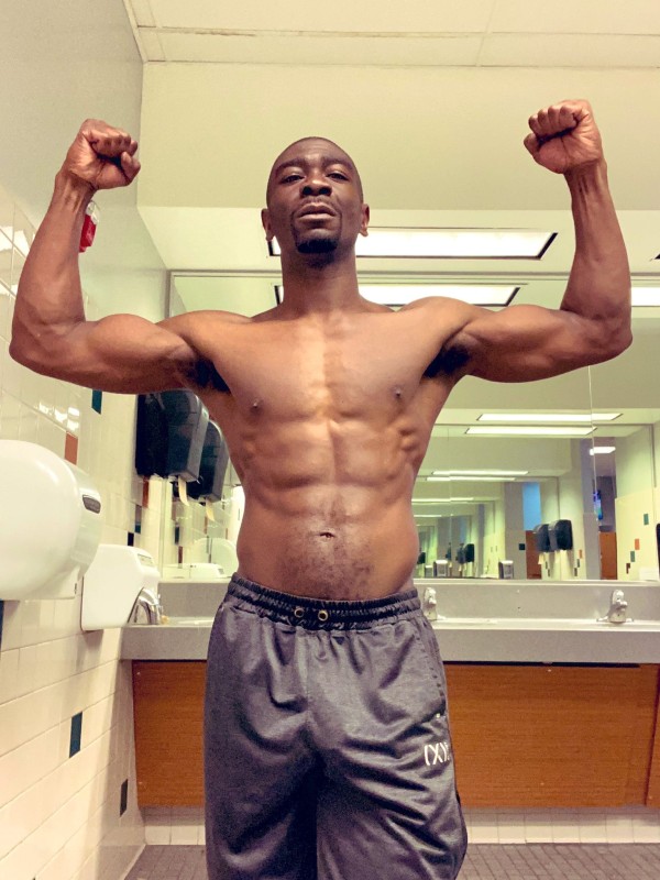 Soy eric nuevo macho africano pollon