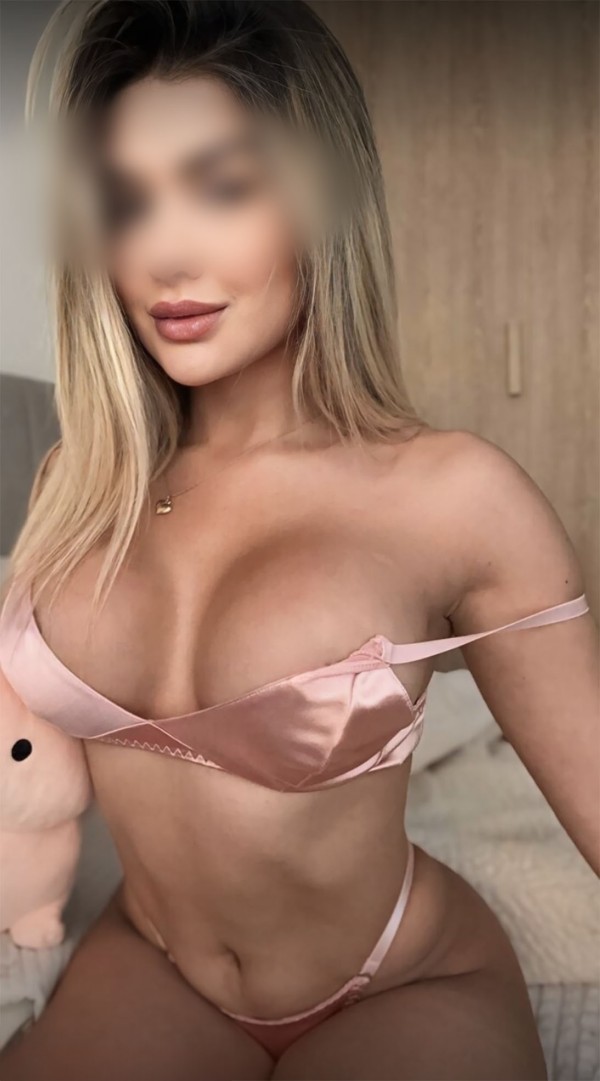 RUBIA CAÑON RECIEN LLEGADA FRANCES A PELO BIENRICO
