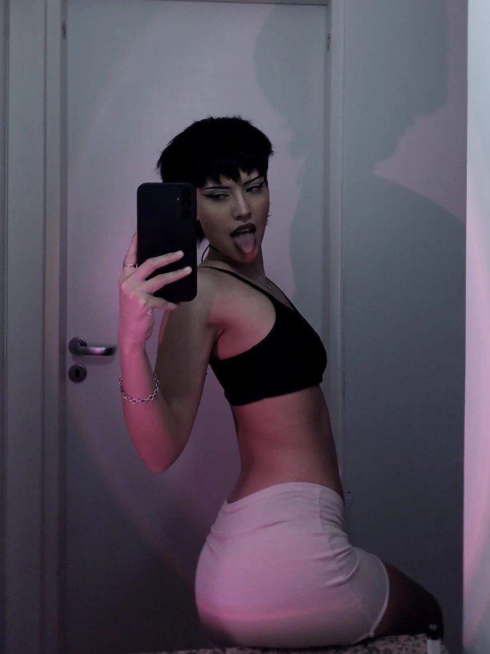 Me encantan los culos y llevar el control, chica domina MURCIA fiestera 24h