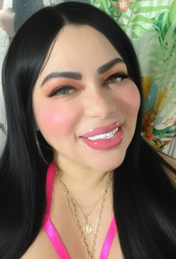BOMBA SEXI TREMENDA TENTACIÓN PERFECTA  ENÉRGICA MAMITA RICA APRETADITA